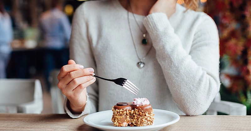 1200-woman-eating-dessert